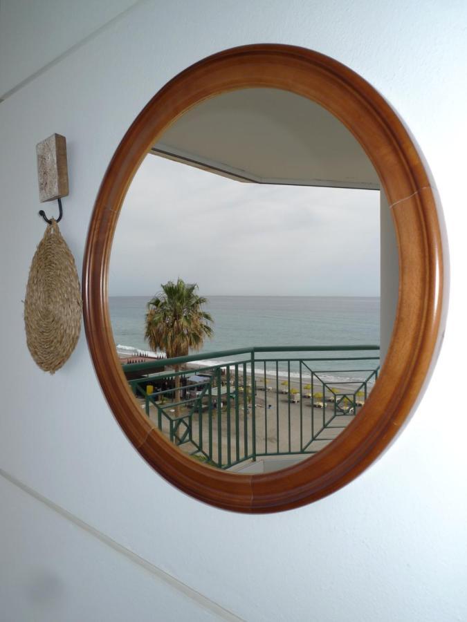 Torrox Costa Beachfront Apartment מראה חיצוני תמונה